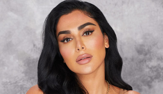 1 Product, 1 Minute... Super Easy Full 'N Fluffy Brows - A1