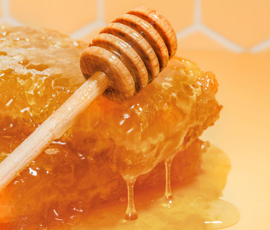 Here’s Why You Want Manuka Honey in Your Skincare - A1