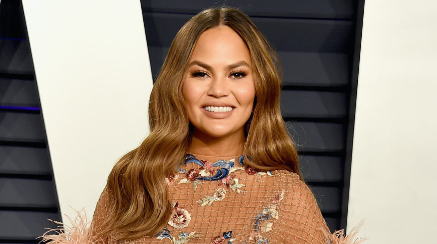 How Hair Experts Stop Their Hair From Getting Dry AF In Winter - A1