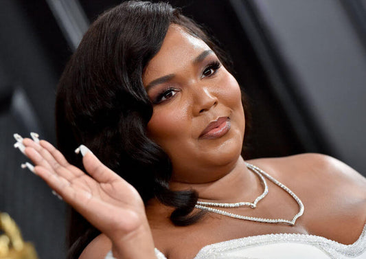 Lizzo Just Wore $8 Lashes At The Grammys! - A1