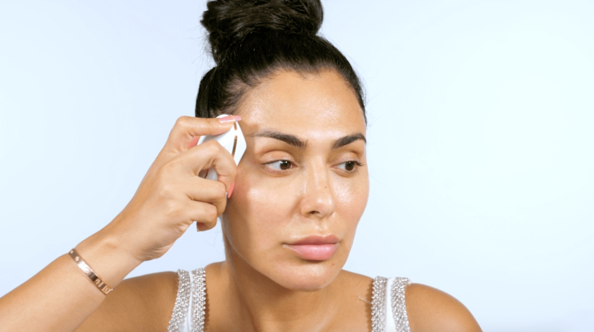 This Insane Beauty Tool Gives You Cheekbones In 4 Minutes - A1