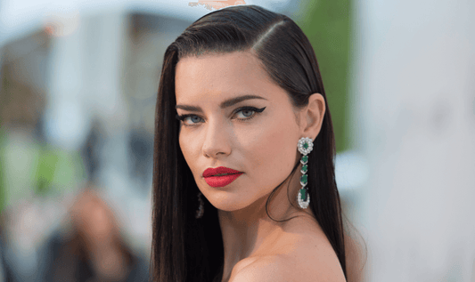 This Lipstick Hack Will Give You Smudge-Proof Lips For Hours - A1