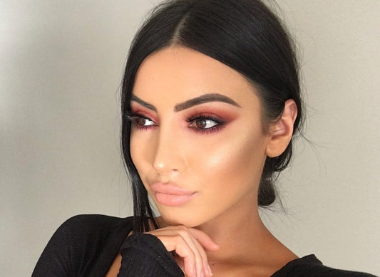 Video Review: Dramatic Scarlet Look With The Huda Beauty Desert Dusk Palette - A1