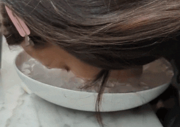 Bella Hadid Reminds Us Why We Love This Pore-Minimizing Hack (It’s Free) - A1
