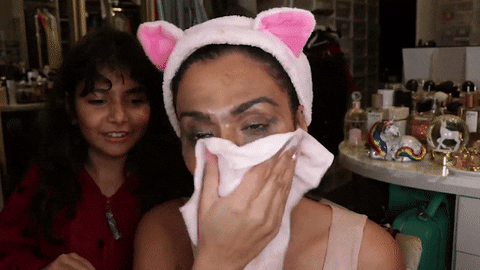 DIY Tuesday: This Is The Easiest Way To Remove ALL Your Makeup - A1