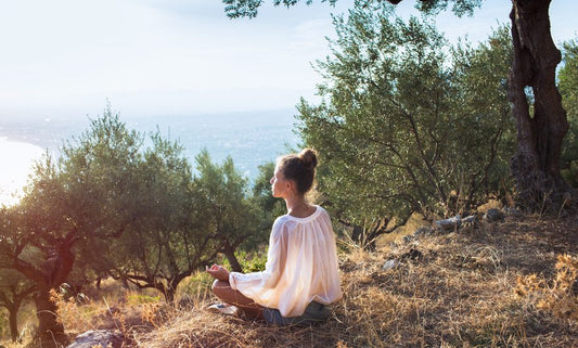 This Secret Meditation Technique Will Make Your Skin Glow - In 5 Minutes - A1