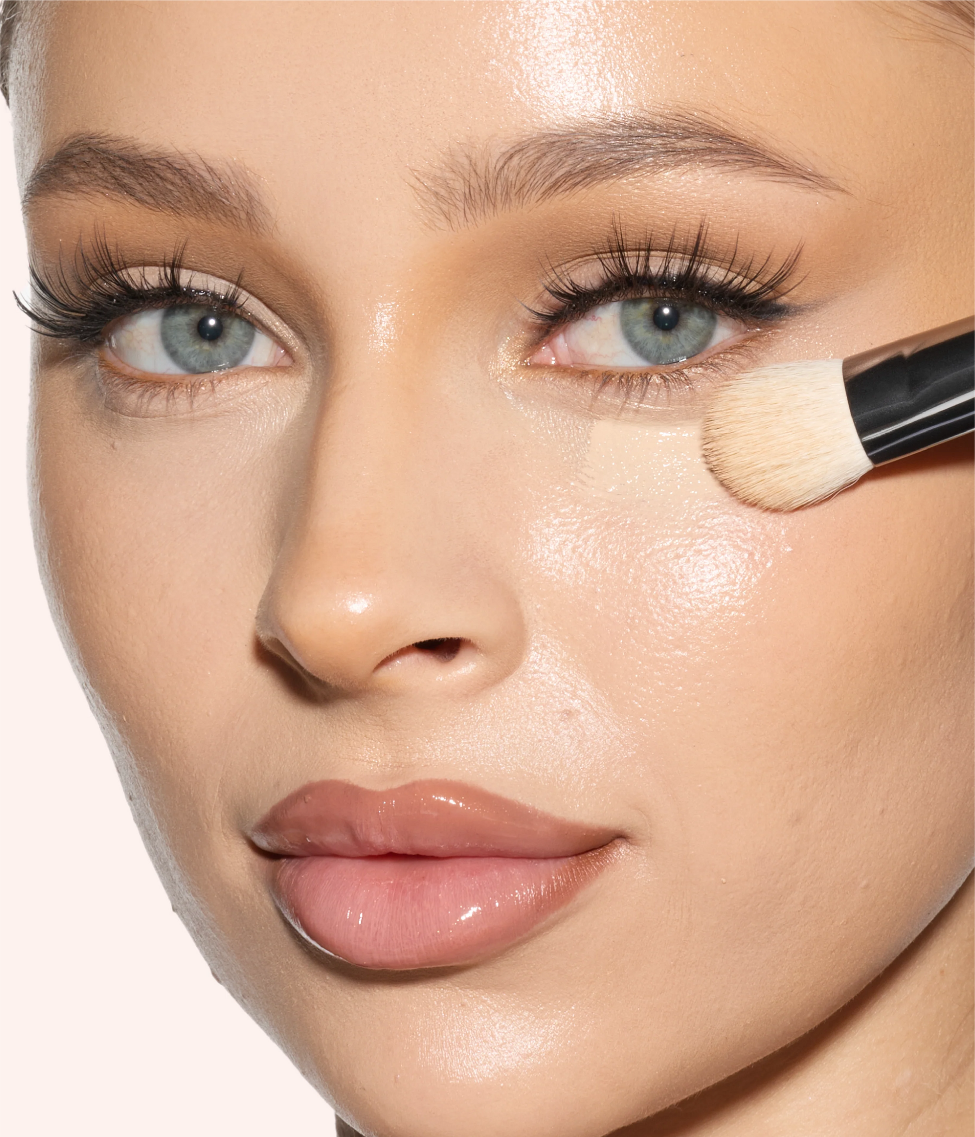 The Undereye Buff Brush Kit - applying 