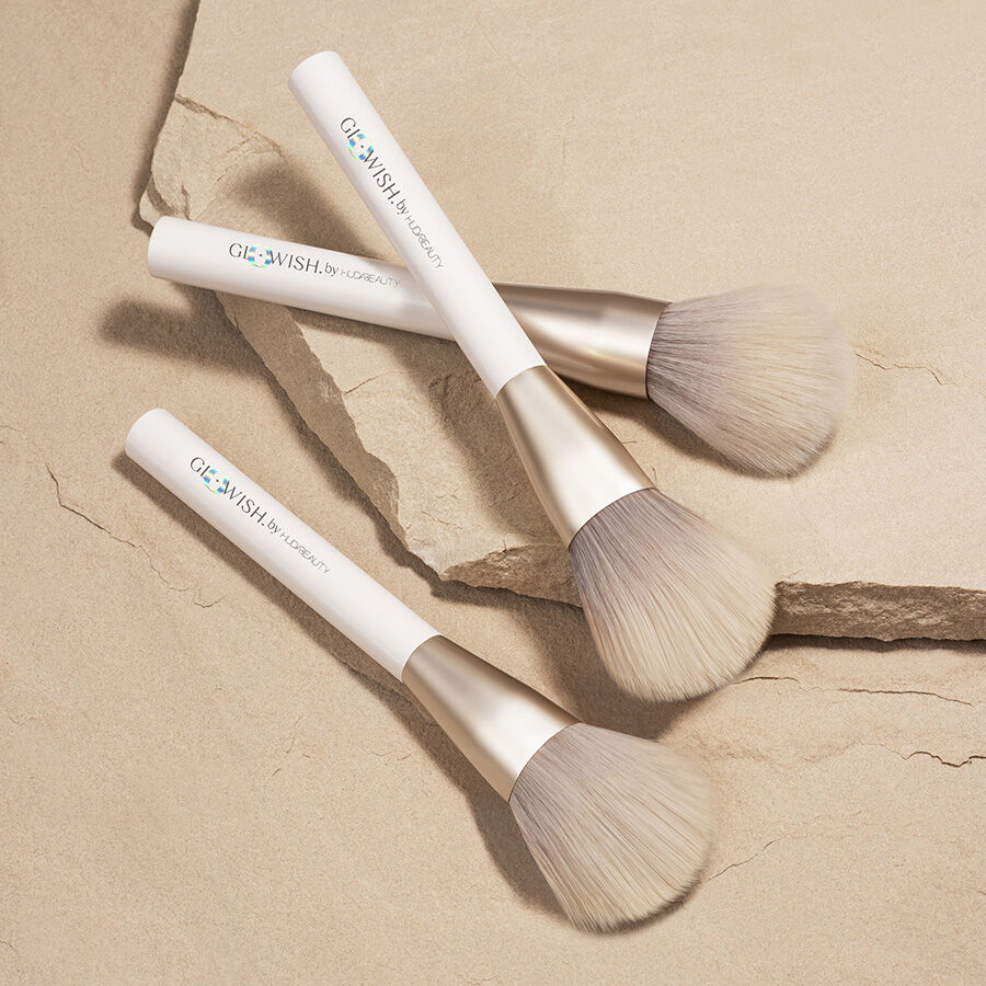 Huda Beauty Glowish All Over Face Powder Brush In White